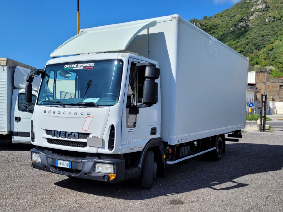 Iveco Eurocargo 75E18 furgonato box + sponda
