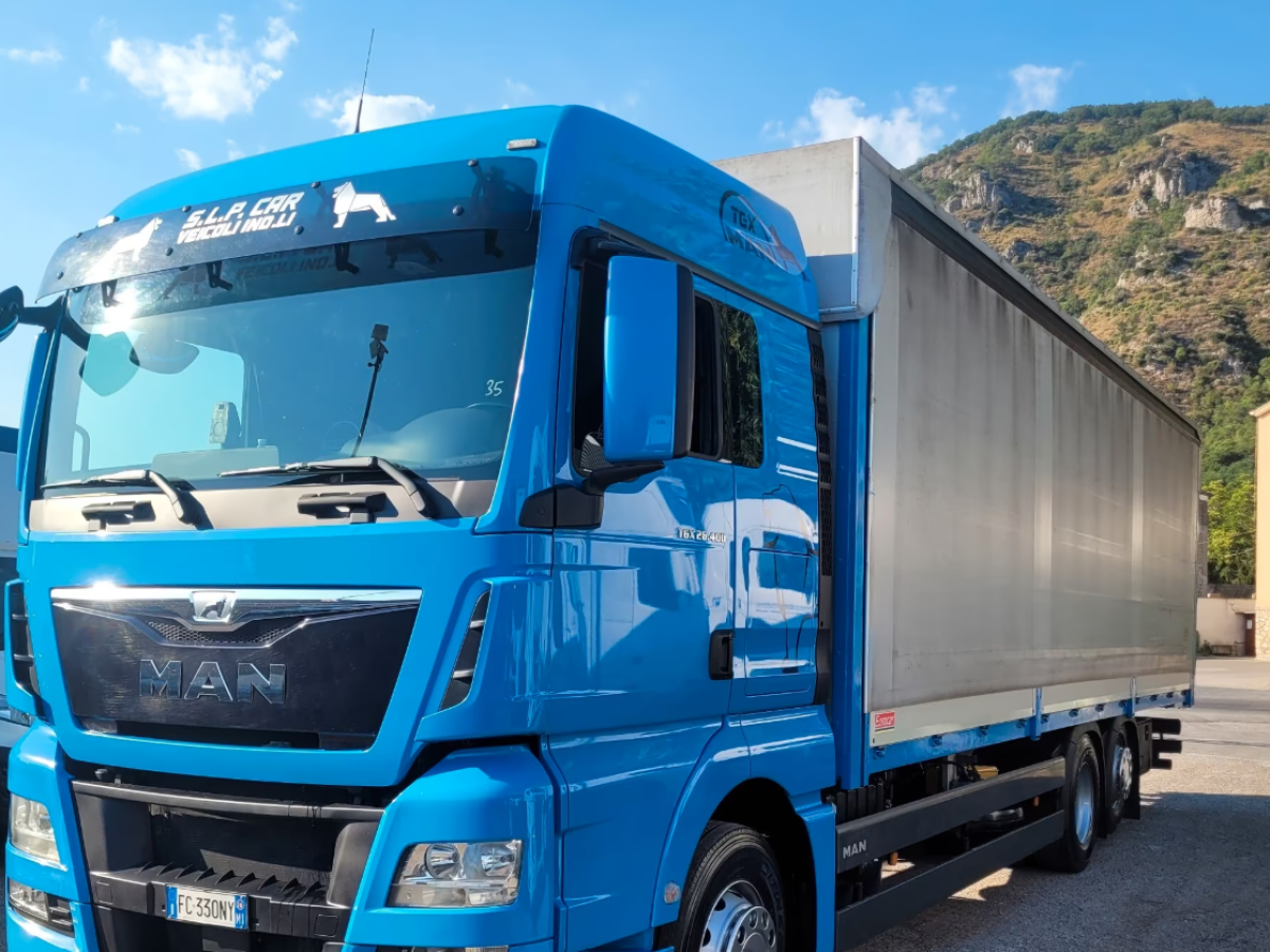 MAN TGX 26.400 cassone centinato 9.30 EURO 6